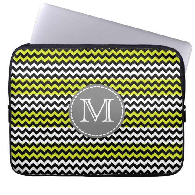 Svart Vit Grön Chevron Sicksack Monogram Laptop Fodral (Framsidan)