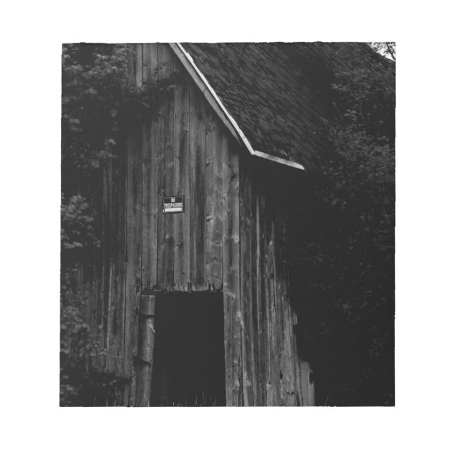 Svart-vit lada anteckningsblock (Framsida)