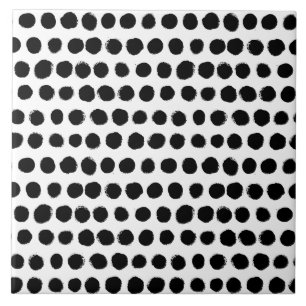 Svart & vit målad polka dots kakelplatta