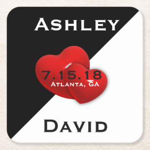 Svart vit med röd hjärtaspara daterakustfartyget underlägg papper kvadrat