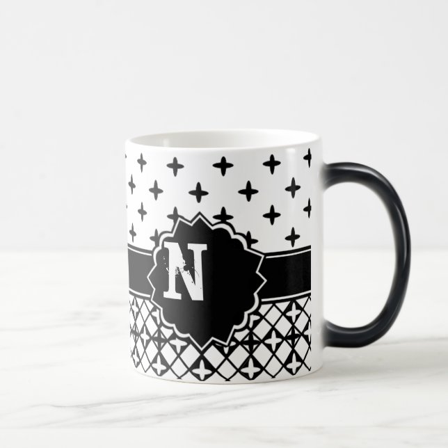Svart vit Monogrammed Quatrefoil Magisk Mugg (Höger)