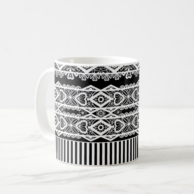 Svart-vit mönster med spets och lapptäcke kaffemugg (Framsida vänster)
