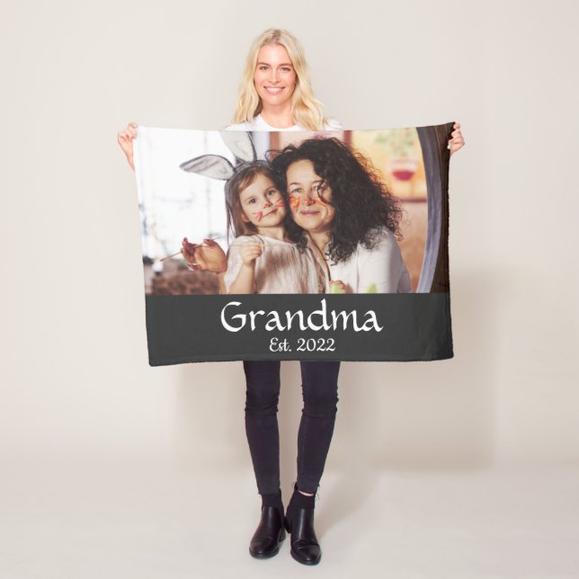 Svart Vit Mormor Etablerad Fet Bild Fleecefilt (På plats)