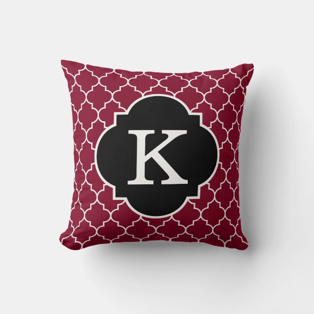 Svart vit och Burgundy Quatrefoil Monogram Kudde (Framsida)