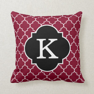 Svart vit och Burgundy Quatrefoil Monogram Kudde