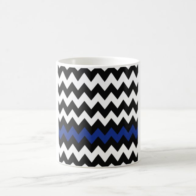 Svart, vit och kunglig blå chevron – djärv accent- kaffemugg (Center)