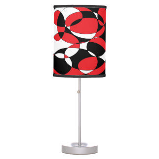 Svart, vit och röd tryckt lampa