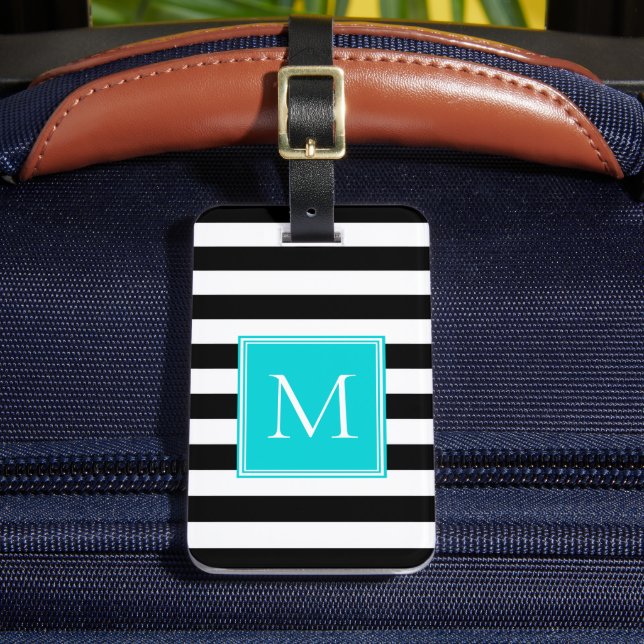Svart & Vit Rand med Aqua Monogram Bagagebricka (Framsida Insitu 2)