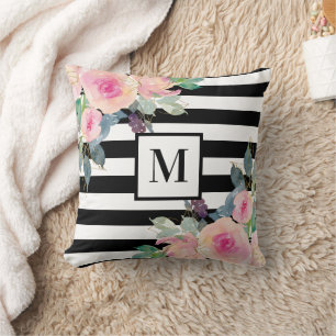 Svart Vit Rand Pink Vattenfärg Blommig Monogram Kudde