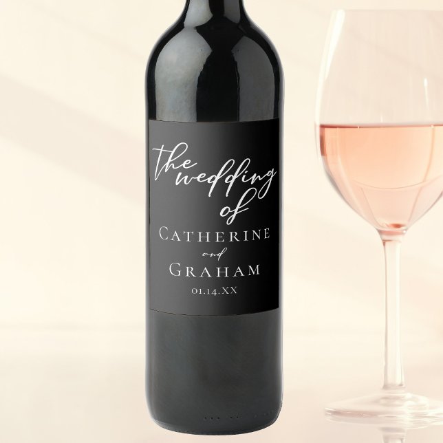 Svart vit-typografi Chic Winter Wedding Vinflaska Etikett (Skapare uppladdad)