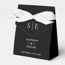Svart-vit vigsel med monogram