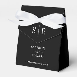 Svart-vit vigsel med monogram presentaskar