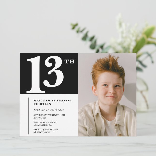 Svart Vitt 13-års födelsedagsinbjudan Chic Foto Inbjudningar (Stående Fram)