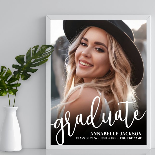 Svart Vitt Enkelt Foto Examen Fest Skylt (Black White Simple Photo Graduation Party Sign)