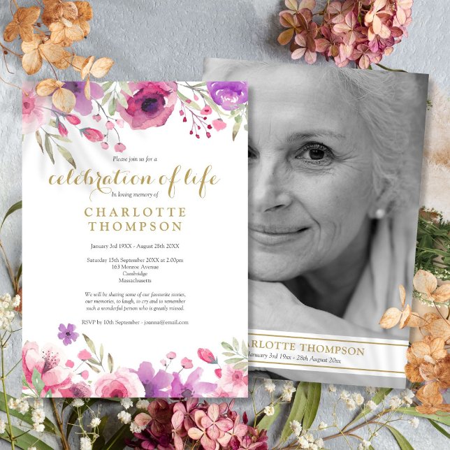 Svart Vitt Foto Blommig Firande Av Livet Inbjudningar (Black And White Photo Floral Celebration of Life Invitation)