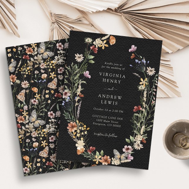 Svart Wildblomsbröllop - inbjudan (Black Boho Wildflower Wedding Invitation by Painted Paperie
)