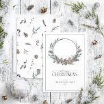 Svart Winter Berry Wandan God jul Script H Julkort<br><div class="desc">Vad är det för bättre sätt att sprida helgdag på än med vårt svarta Winter Berry-Helgdag? Det här vackra kortet har en modern, svart och vit krans med botaniskt inslag som gräs-koner och bär. "Merry" i ord är elegant skrivet i ett skrivteckensnitt och skapar det här perfektens kort som ska...</div>