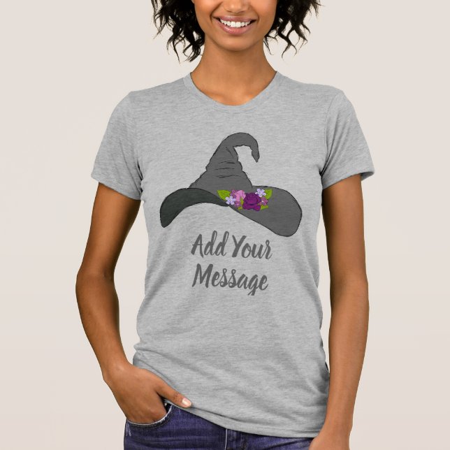 Svart Witch Hat with Flowers Anpassningsbar Messag T Shirt (Framsida)