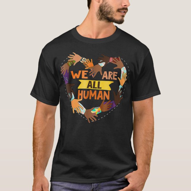 Svarta är en vacker svart historiemånad..  t shirt (Framsida)