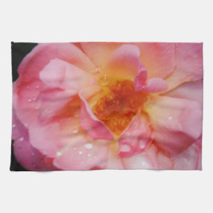 Svarta bakgrunden för rosa ros med nyans/droppe kökshandduk