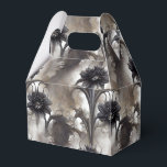 Svarta blommor i gotisk stil presentaskar<br><div class="desc">Ett klassiskt vattenfärg-mönster av svarta amaryllisblommor utgör bakgrunden till denna design för presentask. Mörka toner av svart och grått,  och ett grungigt typsnitt bidrar till det mörka eteriska temat för denna alternativa brölloppsserie.</div>