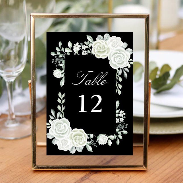 Svarta gotiska vita rosor bröllopsbord nummer bordsnummer (Black gothic white roses table numbers add dramatic elegance to wedding seating.)