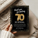 Svarta Guld 70:e Vuxens födelsedag Tack Kort<br><div class="desc">Elegant 70 födelsedagsfester tack vare kort med en snyggt svart bakgrund som kan ändras till vilken färg som helst,  guld glatt glitter,  sjuttio guld hellium-ballonger,  och en modern tackmall som är lätt att anpassa.</div>