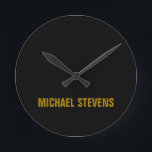 Svarta Guld Färg-Professionellen Lägg till Namn Rund Klocka<br><div class="desc">Den här mallen passar perfekt för dem som vill ha en snyggt,  enkel men ändå slående design.</div>