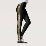Svarta Guld Glitter Personlig Athletic Rand Leggings<br><div class="desc">Black and Guld Faux Glitter Personlig Leggings med stort lodrät rand längs benet med anpassningsbar i mitten som kan vara olika på båda sidor. Anpassa med ett team motto, mascot, favoritcitat, verst, inspirationsmmantra, team namn, eller lägg till ditt namn vid upprepning av varje ben! Underbar för dans-, pom- och cheerLeaderuniformer...</div>