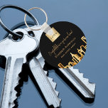 Svarta guld-stadens skyltlinje gods agent logotyp nyckelring<br><div class="desc">En svart bakgrund,  med en faux guld city skyline som dekoration. Anpassa och lägg till din logotyp och en text på framsidan. Golden brev</div>