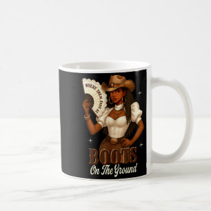Svarta historiska stövlar på marken Cowgirl väster Kaffemugg