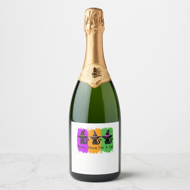 Svarta katter i Witch Hats Essential T-Shirt (Framsida)