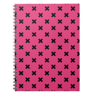 Svarta kor stygn på fuchsia anteckningsbok