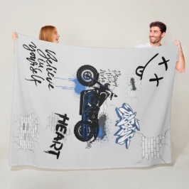 Svarta och blå motorcykel graffiti grått fleecefilt