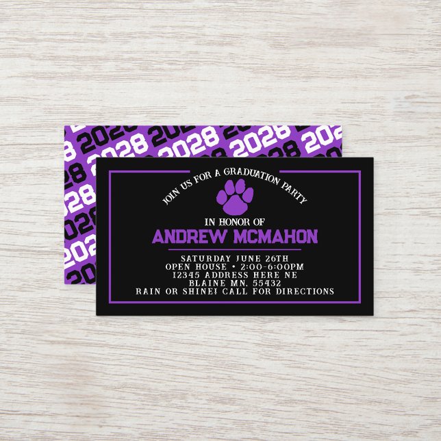 Svarta och lila tassavtryck Mini-examensinbjudning Visitkort (Black and Purple Pawprint Mini Graduation Invites for Friends, Team Mates or as Inserts!)