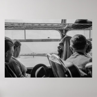 Svarta och vita 1968 Europeiska landskapssidan Bus Poster
