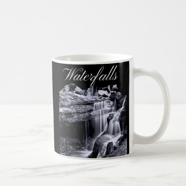 Svarta och vita bergsvattenfall  kaffemugg (Höger)