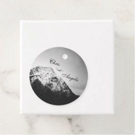 Svarta och vita bröllop under bergen gåvor etiketter