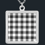 Svarta och vita Gingham Mönster Silverpläterat Halsband<br><div class="desc">Svarta, vita och grått-kvadrater bildar ett fet, kontrollerat plaid. Den svarta och vita gingham mönster skapades från början. Det vita är genomskinligt, så du kan ändra det om du vill. Klicka bara på knappen "Anpassa" och välj sedan en "Utskriven bakgrund Färg" i sidofältet. När du är klar klickar du på...</div>