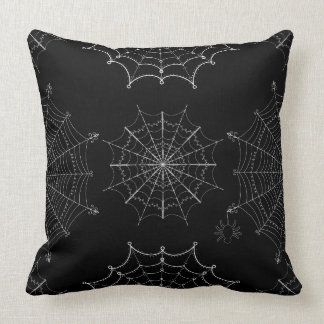 Svarta och vita Halloween-Spindelnät Kudde