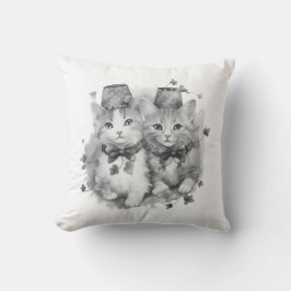 Svarta och vita kattungar kudde