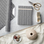 Svarta och vita örrbenen presentpapper<br><div class="desc">Anpassningsbar designad omslutning papper modern chic av vallmo, herringbone chevron mönster. Klicka på Anpassa om du vill lägga till egen text eller bilder om du vill skapa en unik design av ett slag! Hämta kreativ och använda den här roligten papper för mer än bara presentfigursättning. Det är också underbart för...</div>