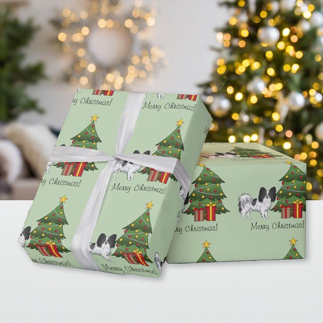Svarta och vita papillon Hund vid Julgran Presentpapper (Skapare uppladdad)