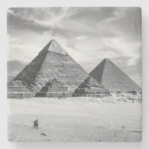 Svarta och vita pyramider stenunderlägg