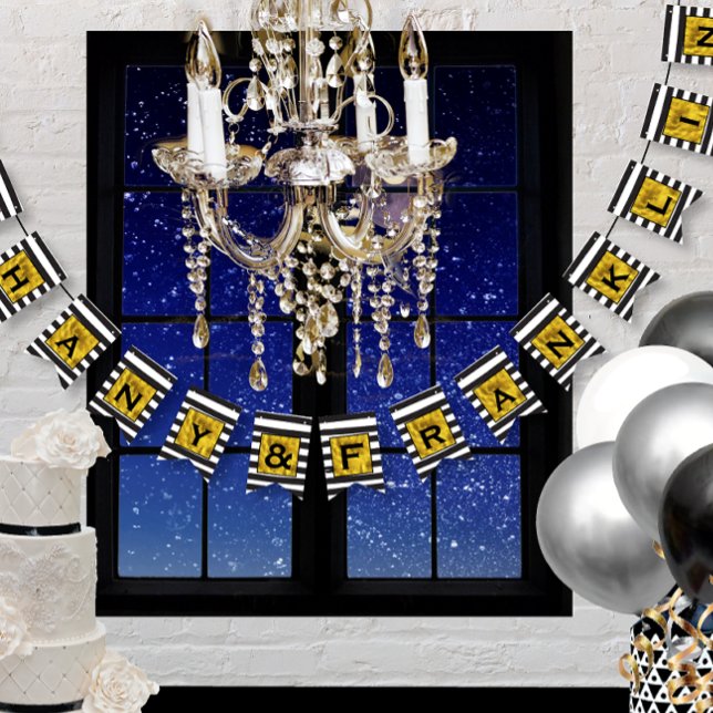 Svarta och vita Rand Mönster med Guld Bröllop Vimplar (Skapare uppladdad)