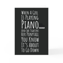 Svarta och vita roliga pianokort för kvinnor henne