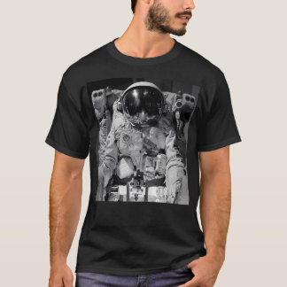 Svarta och vita rymdjordastronaut t shirt