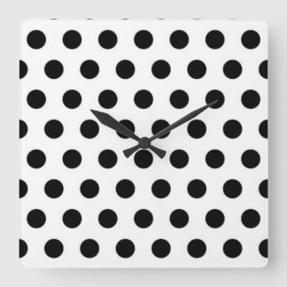 Svarta polka dots i vit bakgrund fyrkantig klocka