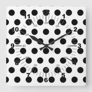 Svarta polka dots på vit bakgrund fyrkantig klocka