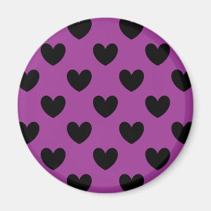 Svarta polkahjärtan på lila magnet